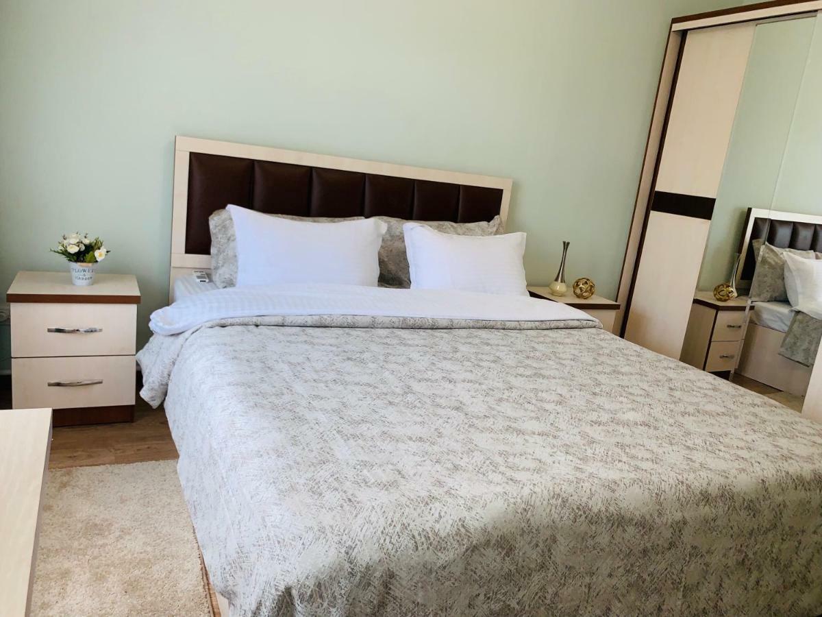 Samarkand Apartment ภายนอก รูปภาพ